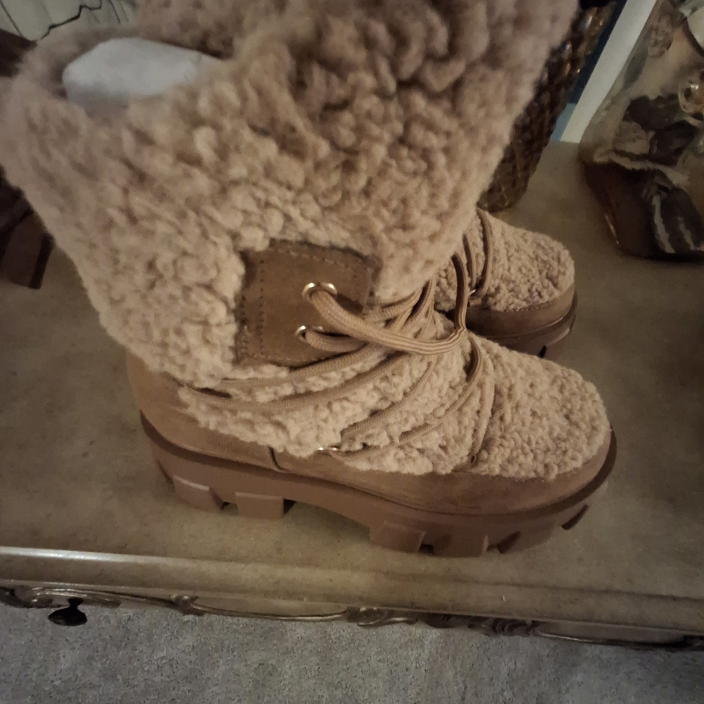 Cozy Tan Women's Boots